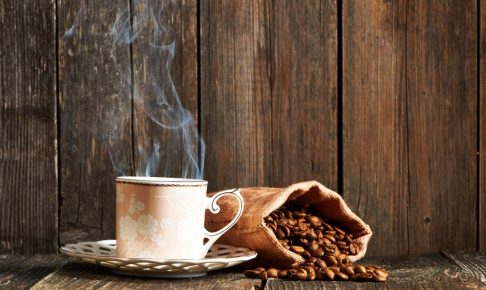 コーヒーとコーヒ豆の写真