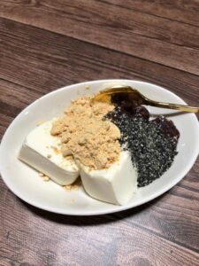 豆腐ときな粉のあんみつ